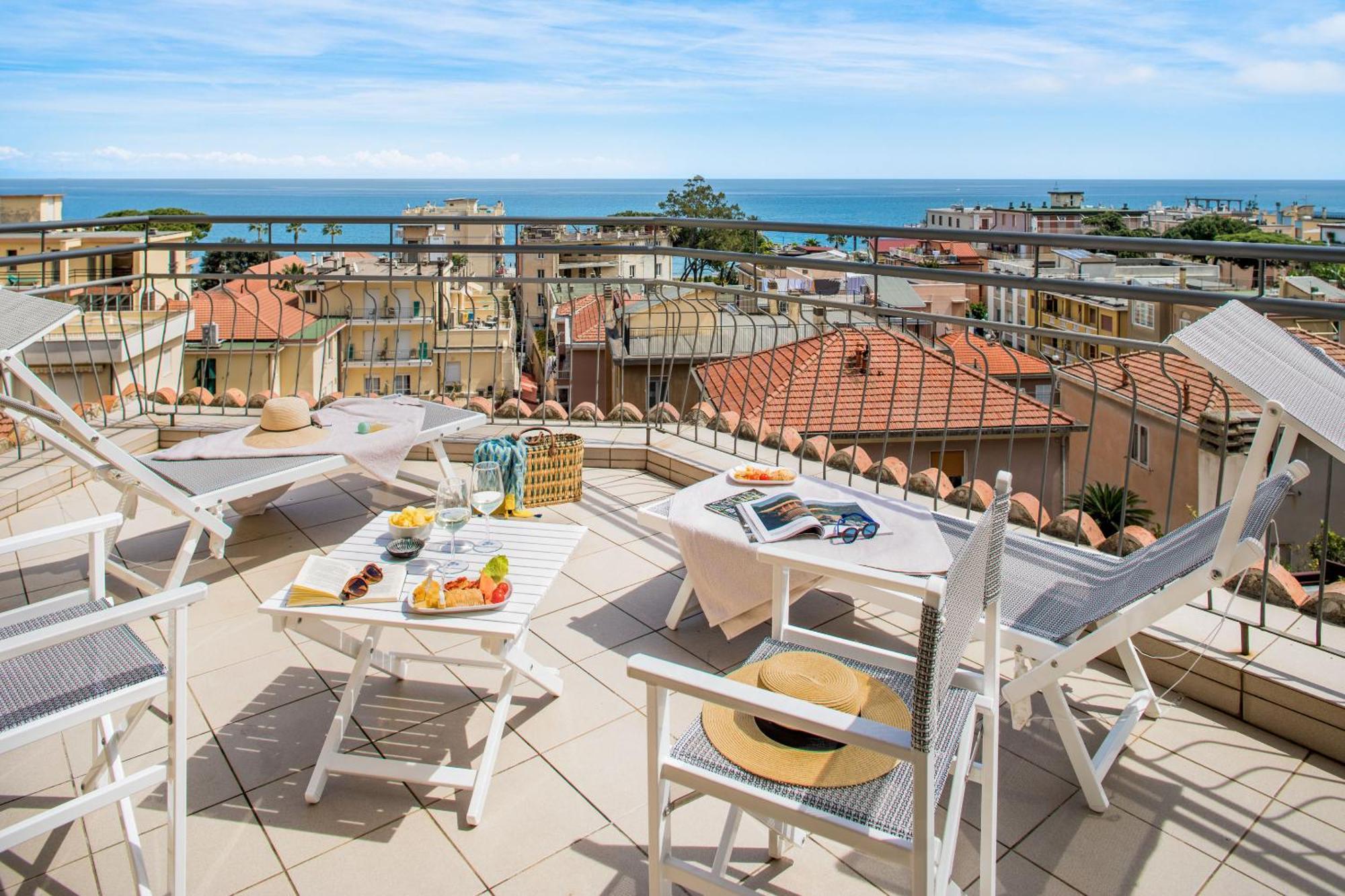 Hotel Tritone Laigueglia Eksteriør billede