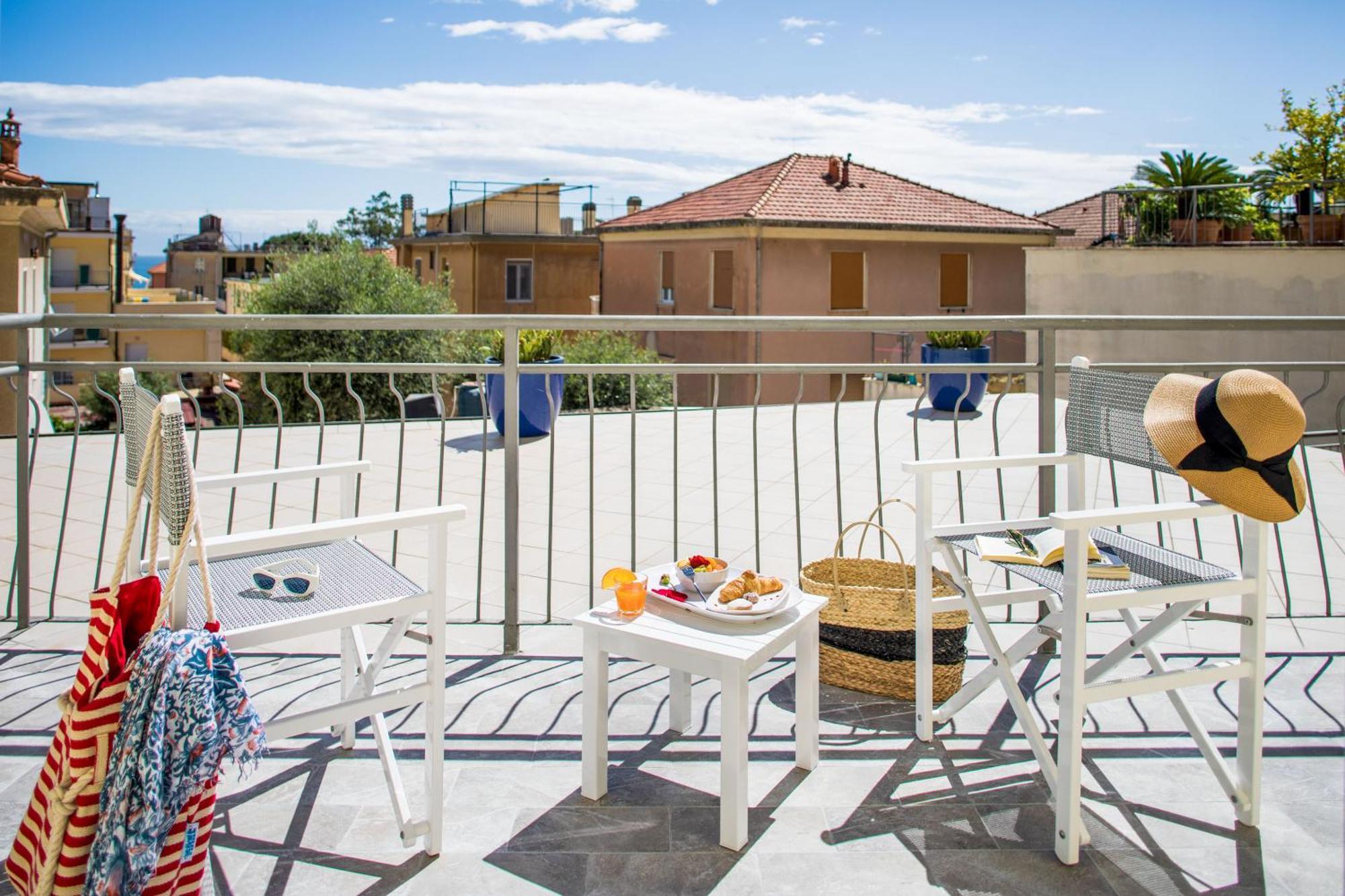 Hotel Tritone Laigueglia Eksteriør billede