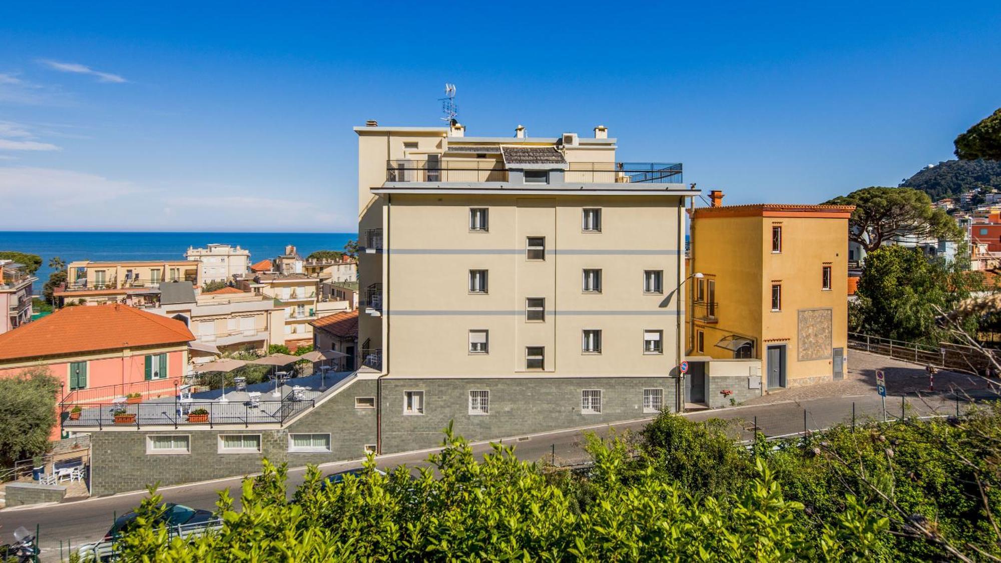 Hotel Tritone Laigueglia Eksteriør billede
